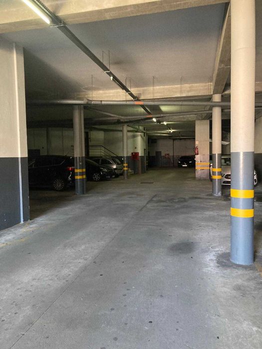 Lugar de Garagem + Anexo - Rua da Bélgica / Trav. da Senra - Canidelo