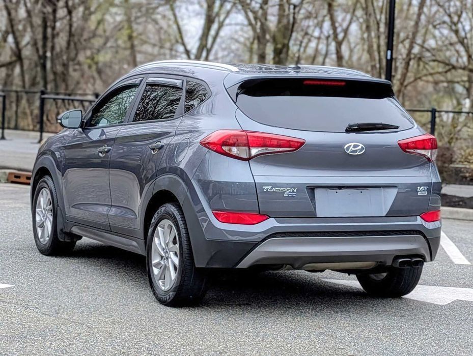 Hyundai Tucson      2016