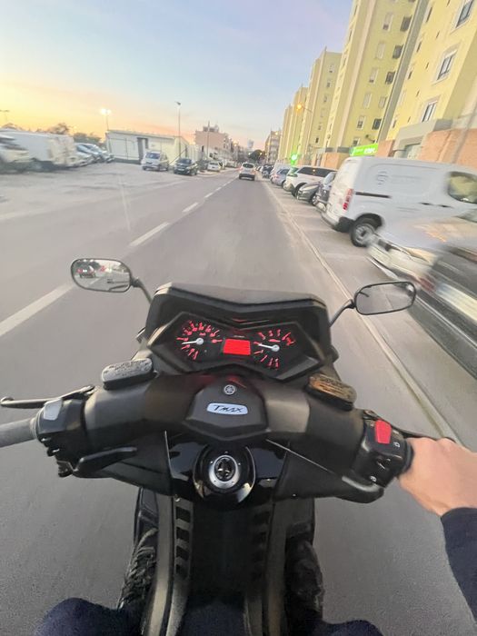 Tmax 530 2012 (ACEITO TROCA)