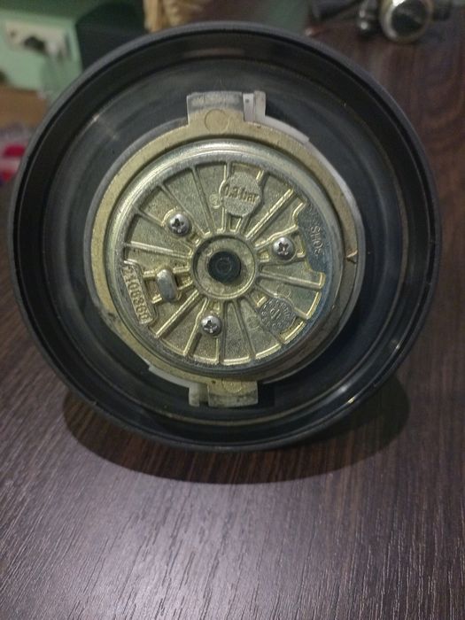 Окулятор галогена,личинка двери,крышка топ. бака,ручка для ящика DAF