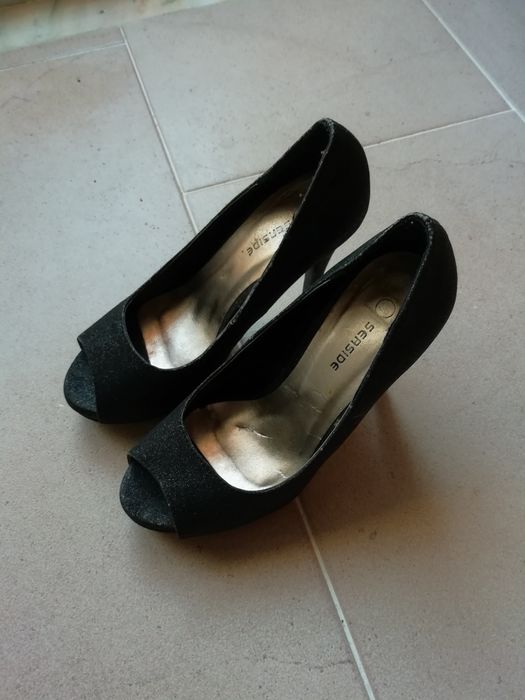 salto preto brilhante