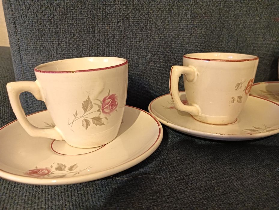 6 chavenas e 4 pires de cerâmica Muito antigos  - Vintage*