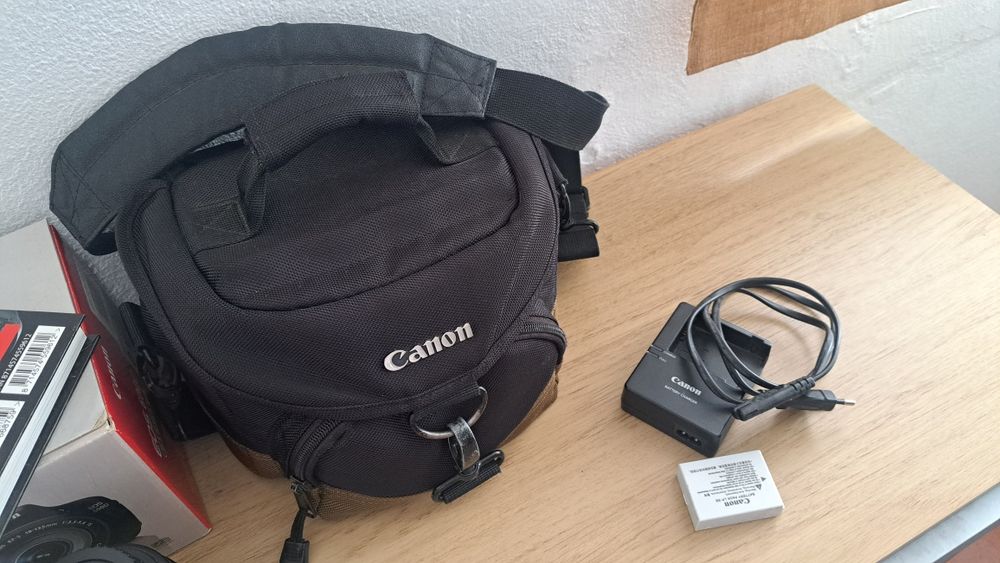 Canon EOS 600D + 18-55mm + 18-135mm STM + Extras