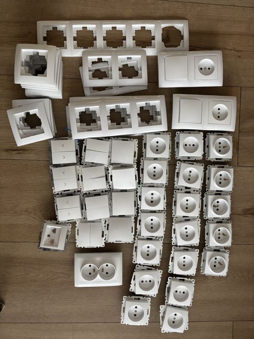 Gniazda, wtyczki, włączniki wesa