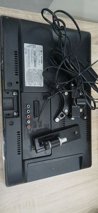 Vendo TV LG com suporte incluido