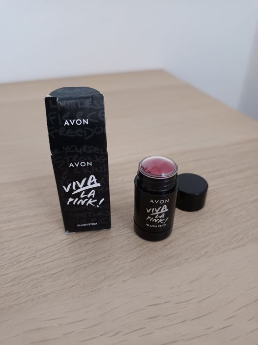 Avon Róż w sztyfcie - purple power