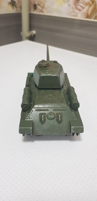 Модель советского танка Т-34, ретро,колекционный,80-их. годов.