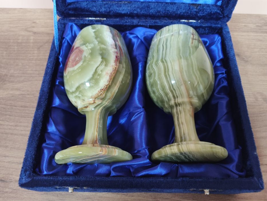 Бокали з натурального каменю