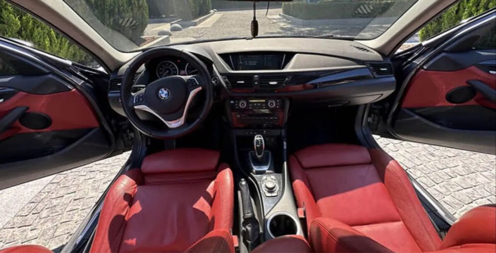 Автомобіль BMW x1