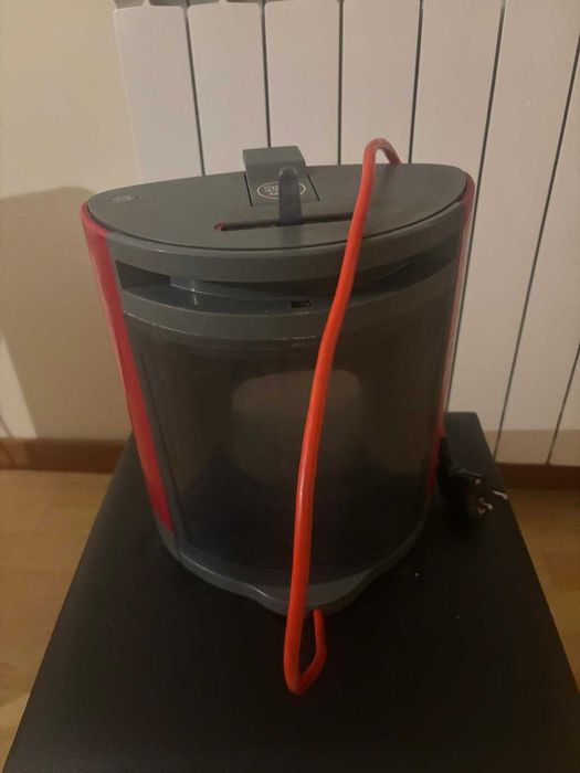 Máquina de café de cápsulas KRUPS Nescafé Dolce Gusto Oblo Preta