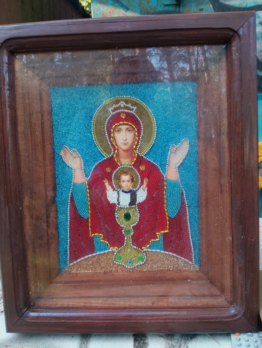 Продам вышита бисером