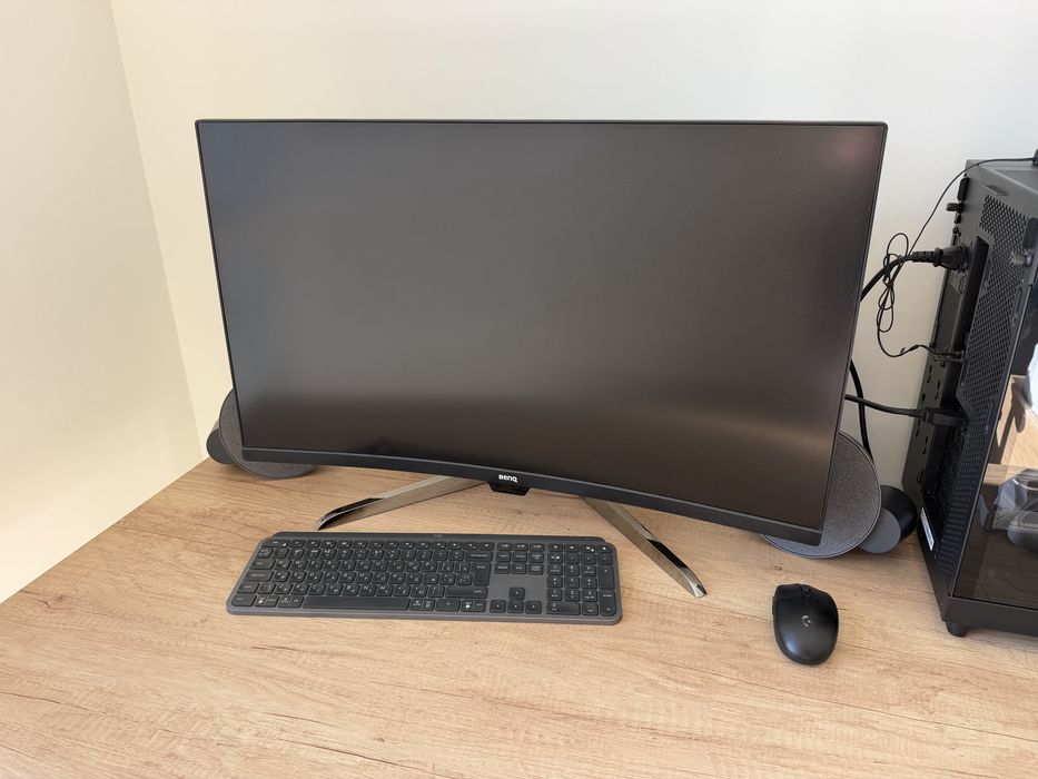 Вигнутий 2К монітор BenQ EX3203R 31.5" 144Hz