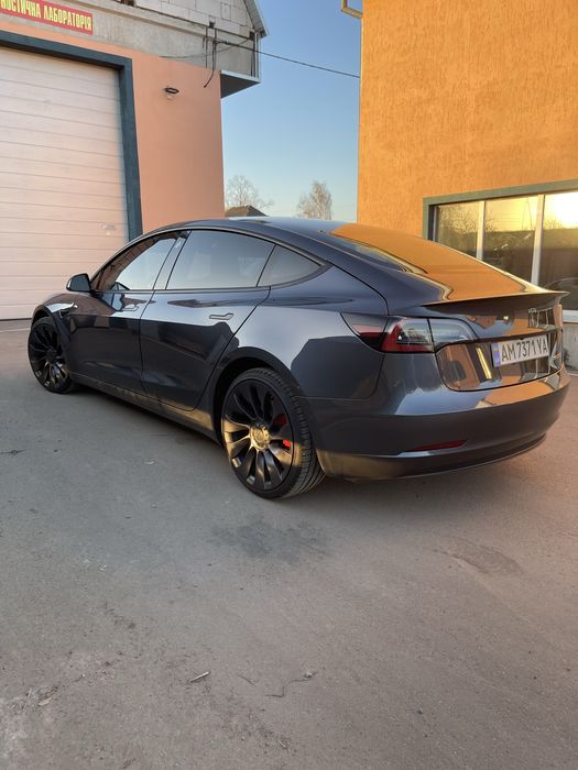 Tesla model 3 Perfomance 2021/08 rest