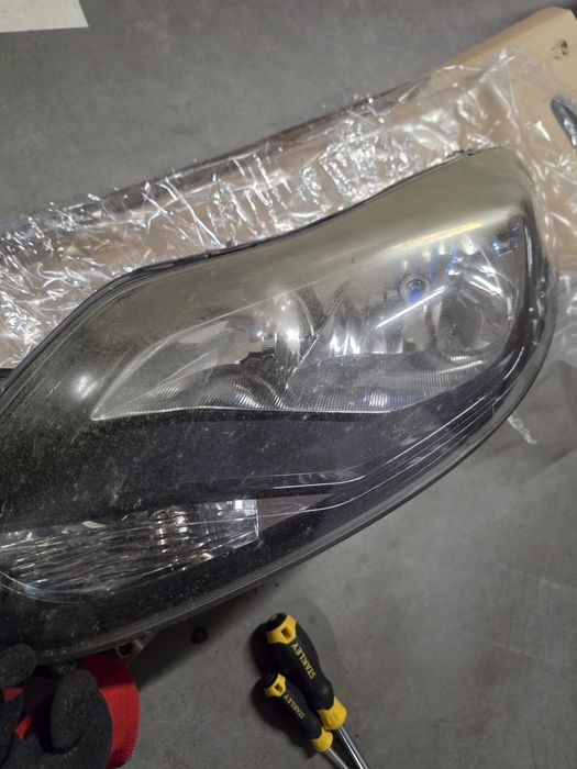 Reflektory Ford Focus MK3 2012