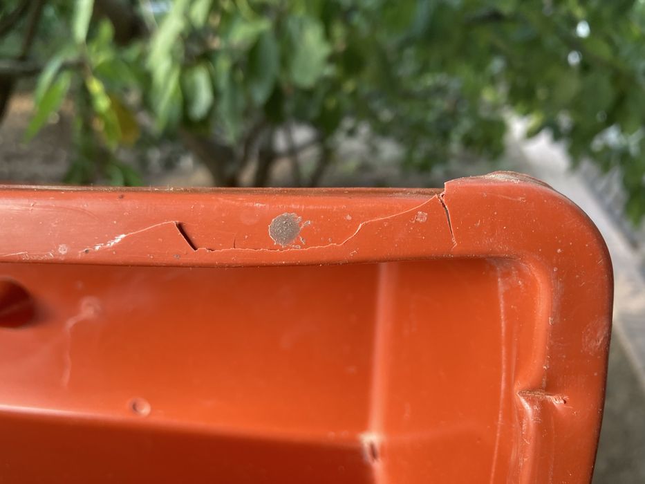 Ящик - вазон с креплениями балконный для цветов