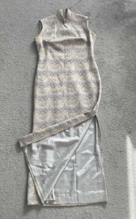 Suknia sukienka wieczorowa koktailowa dopasowana długa ze stójką Lurex