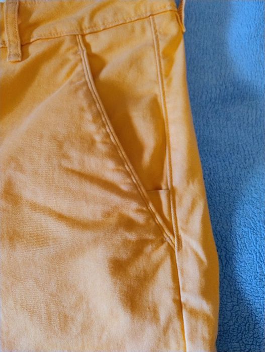 Шорты Levis pp.34. оригинал.Оранжевый цвет!