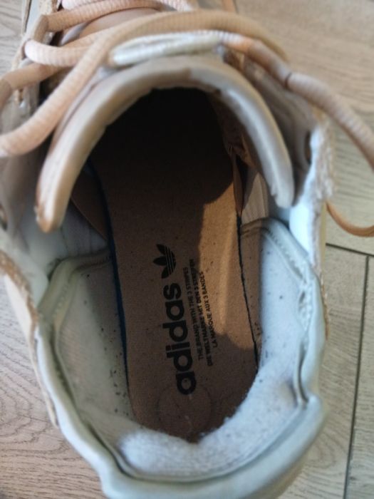 Продам нові кросівки фірми Adidas