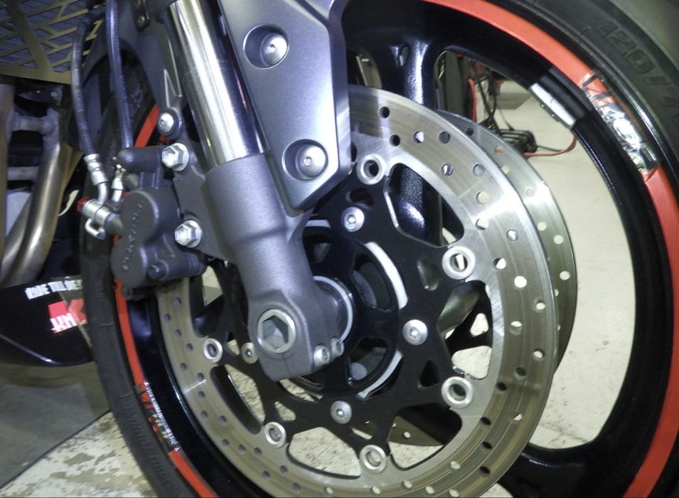 Suzuki GSR-750 Сузуки з Японії