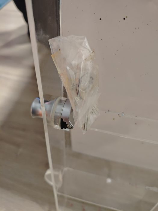 NOVO - caixa em acrílico com fechadura