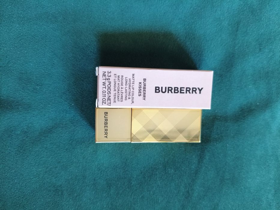 Szminka burberry 93