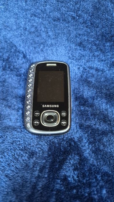 Вінтажний мобільний телефон Samsung GT-B3310