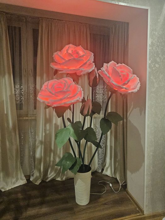 Торшер из Роз с подсветкой