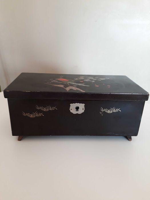 Stara pozytywka,szkatułka z laki