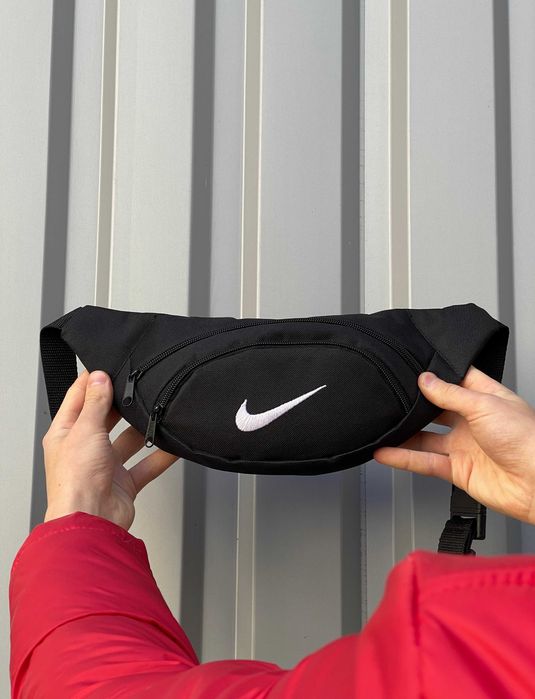 Бананка Nike чорна