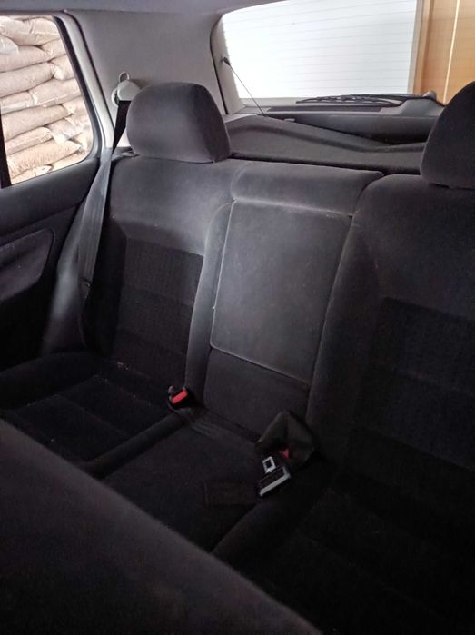 Viatura usada, apesar da idade com poucos Km conforme fotos.