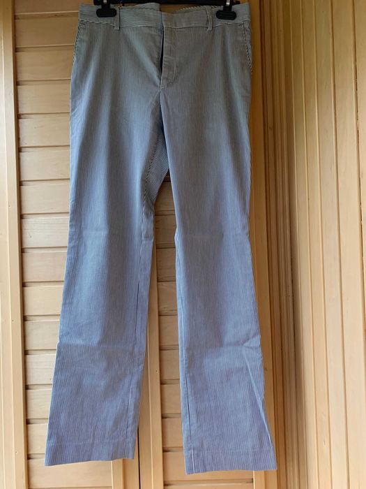 Брюки летние в черно-белую тонкую полоску бренда ZARA размер 46-48