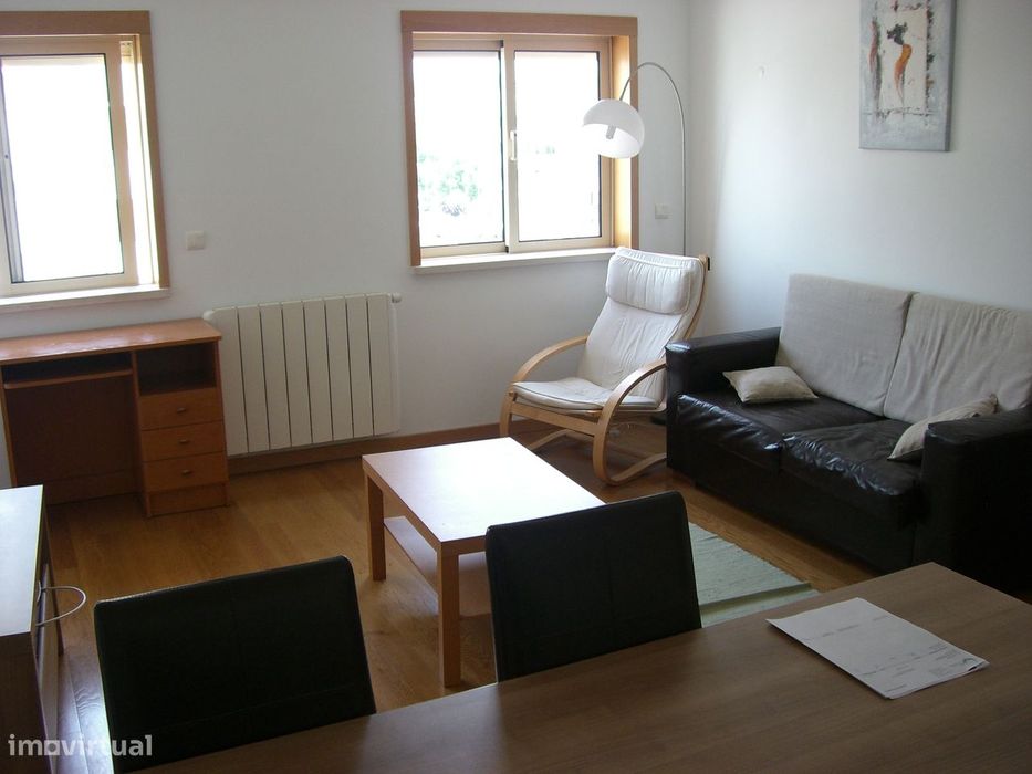 Apartamento T2 mobilado perto do Coimbra Shopping