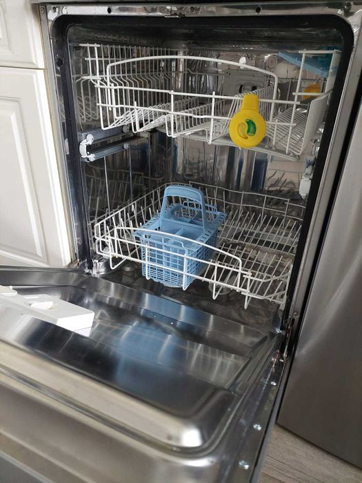 Máquina de lavar loiça INDESIT IDL 60 S - totalmente funcional