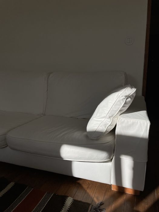 Sofá feito à medida de 3 lugares (222x94cm)