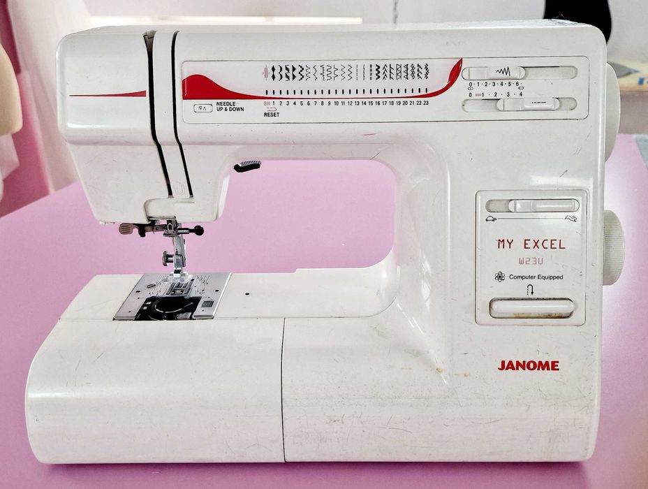 Швейна машинка  JANOME W23U