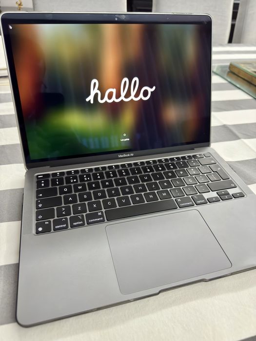 MacBook Air M1 (2020) – 8 GB RAM / 256 GB SSD – IMPECÁVEL