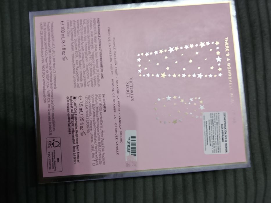 zestaw perfum oraz balsam perfumowany.