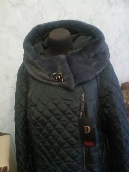 Жіноча зимова куртка (розмір 50,56)