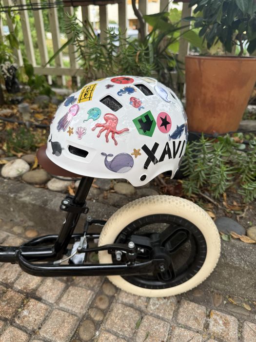 Bicicleta de equilíbrio B’TWIN + capacete
