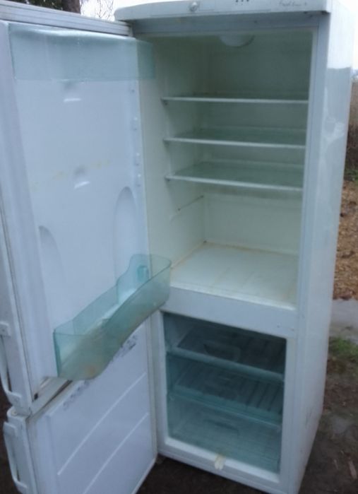 Lodówka sprawna  druga gratis