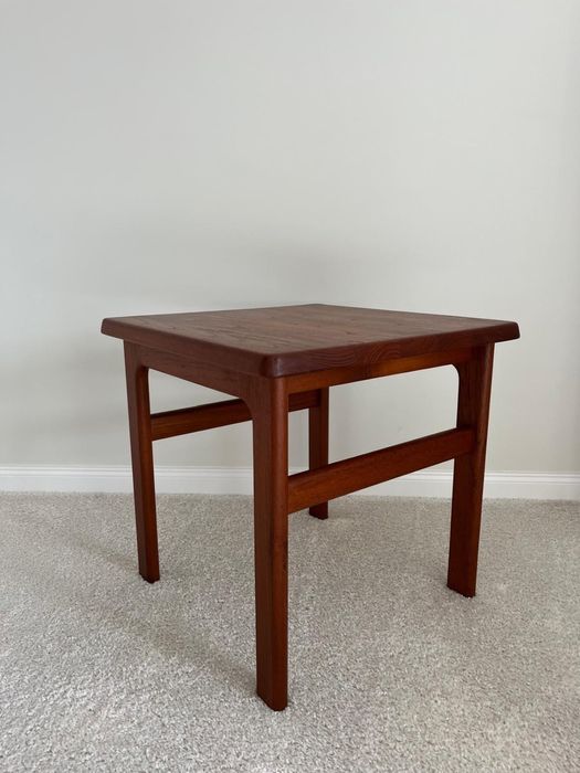 Duński  tekowy sygnowany stolik vintage A/S Niels Bach