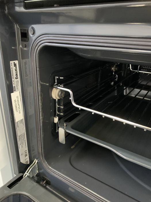 Духова шафа Smeg SF4604PMCNX