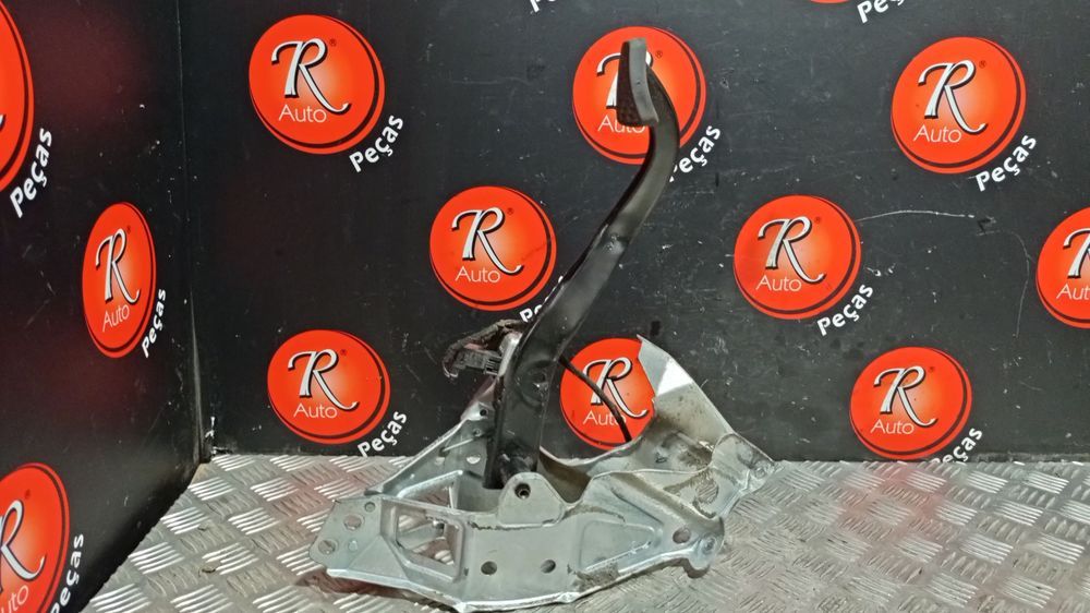 Pedal Da Embraiagem  Opel Astra H Combi (A04)