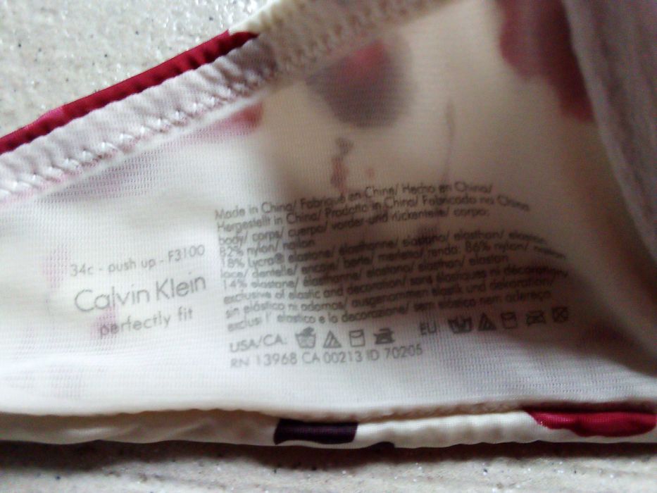 Calvin Klein biustonosz 75C push up