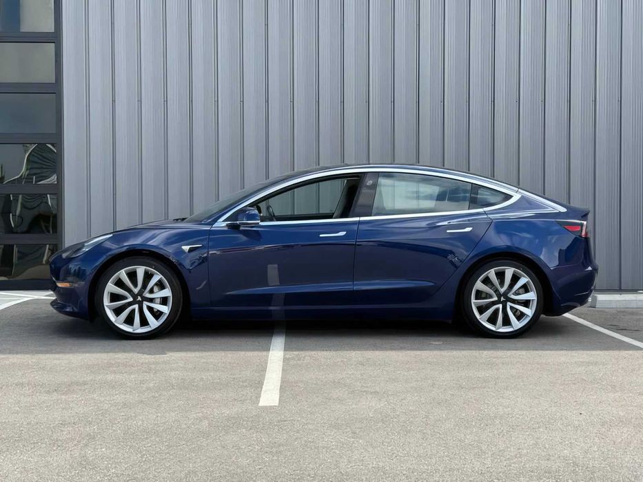 Tesla Model 3 Performance      2018