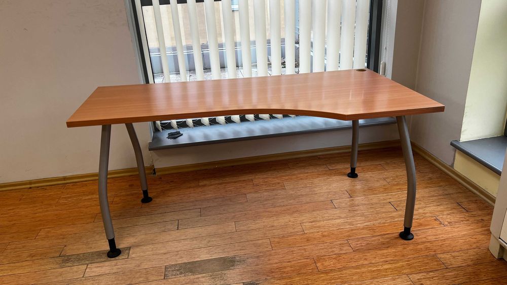 Biurka do biur  firmy  MDD