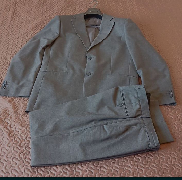 Vários Fatos de Homem