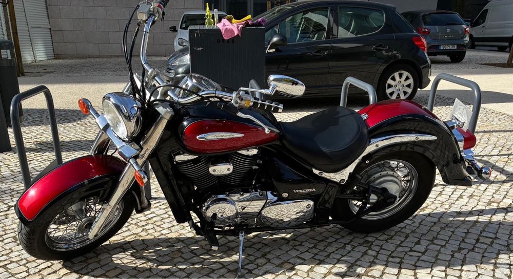 Suzuki intruder