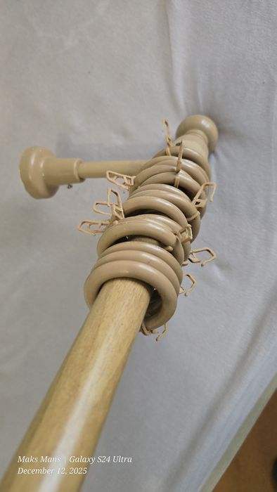 Продам карниз пластик