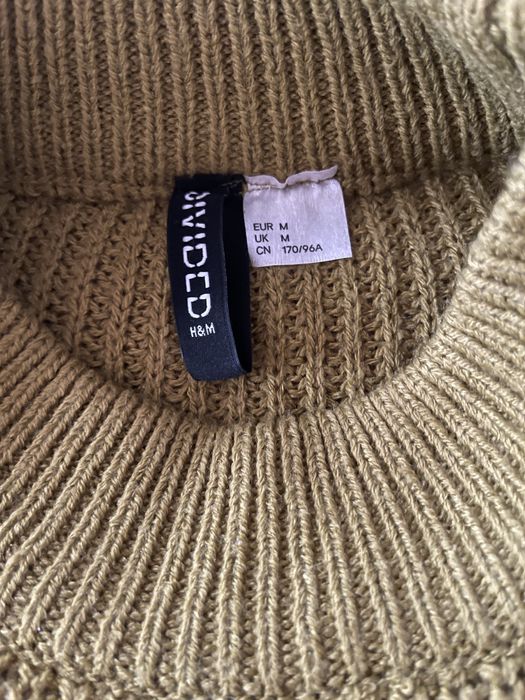 Гарна укорочена кофта жіноча